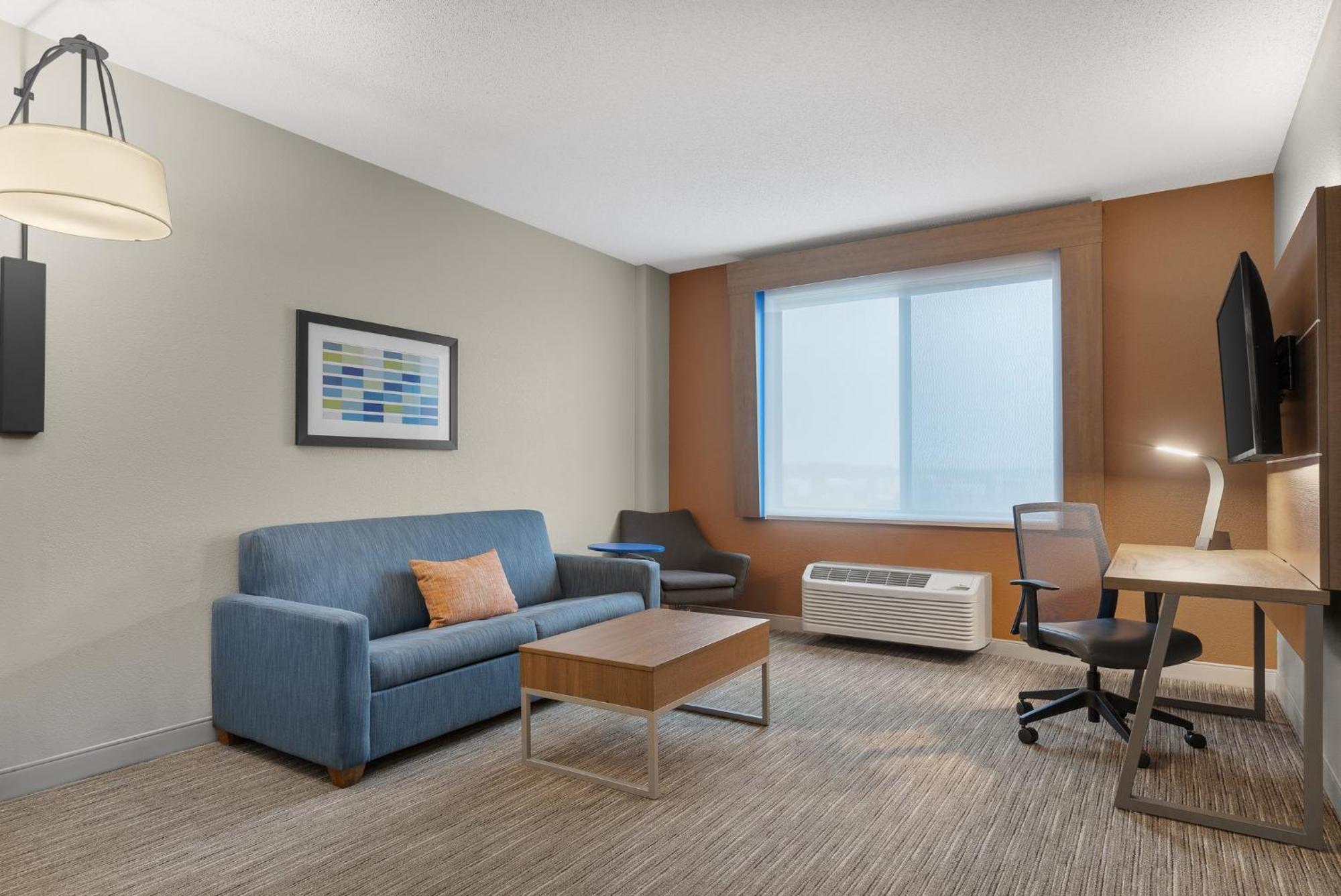 Holiday Inn Express Hotel & Suites Coralville By Ihg Exterior foto