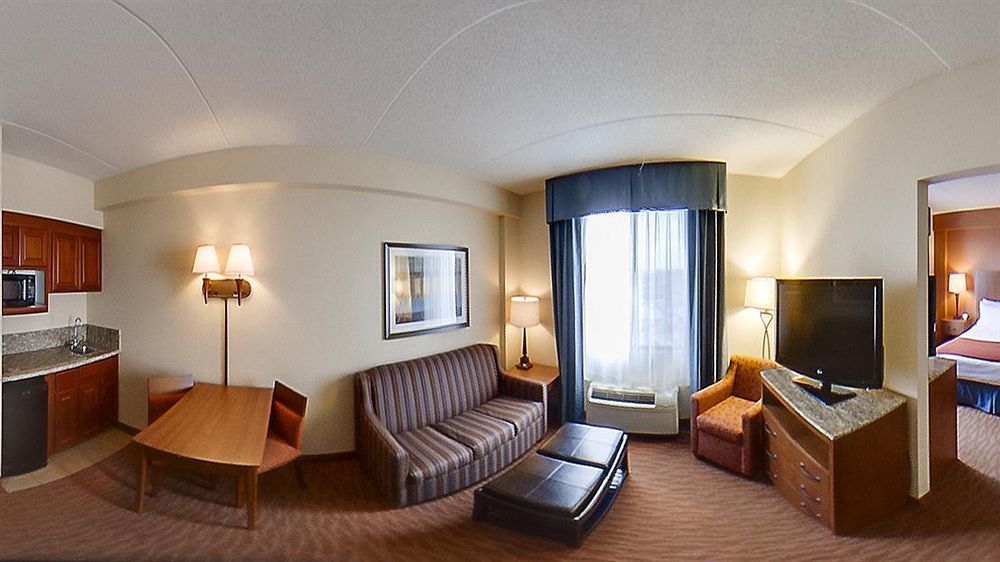Holiday Inn Express Hotel & Suites Coralville By Ihg Exterior foto